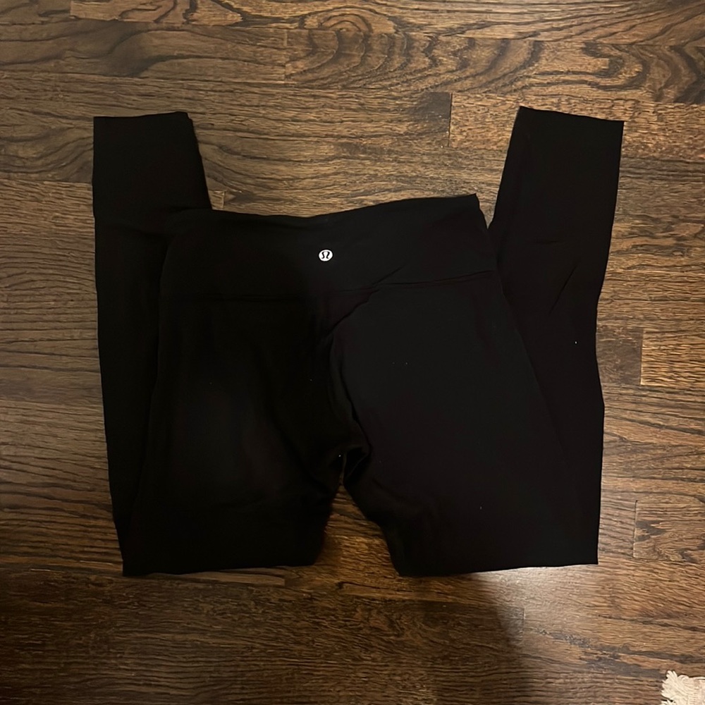 LULULEMON Wunder Under Leggings. Full length SZ 6! Black!